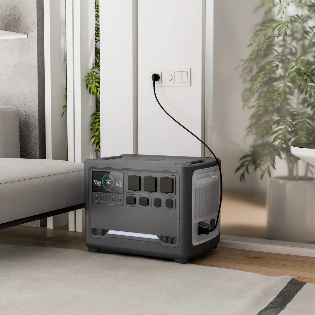 iFORWAY high-capacity battery station featuring ultra-fast AC charging technology, reaching a full charge in approximately two hours.